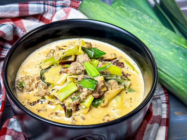 Hackfleisch-Lauch -Käse Suppe